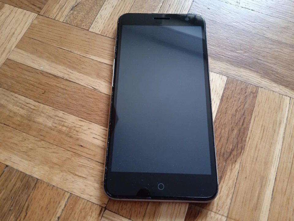 Smartphone Zte V7 Argento 16 Gb Funzionante con difetto - Immagine 3 di 4