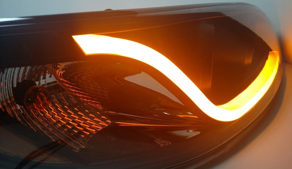 (RH) Blackout Headlight W/ Dual Function LED Running Light for Peterbilt - Image 3 of 4