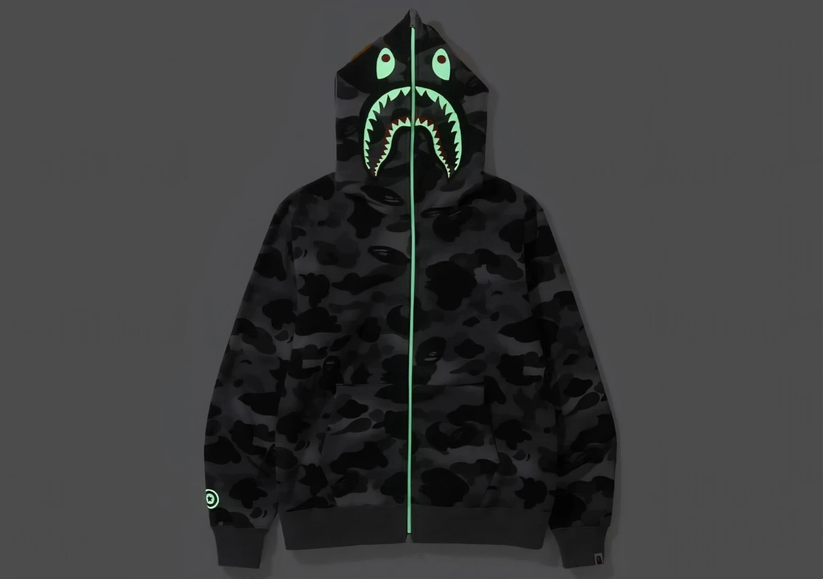 A BATHING APE (BAPE) Felpa con cappuccio zip intera BAPE Glow in the Dark Grid Camo Shark nuova con etichetta taglia Medium