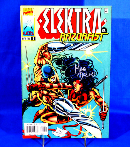 ELEKTRA #6 RAZORFIST SIGNED BY ARTIST MIKE DEODATO JR,