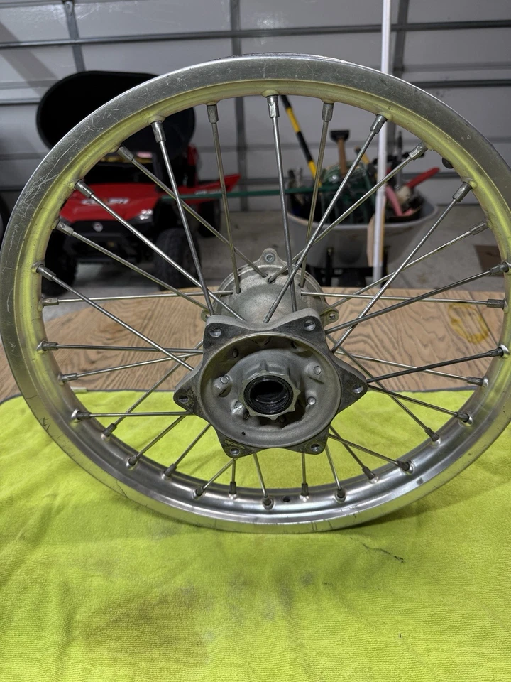 CR 250r 2003 rueda trasera Foto 4 de 4