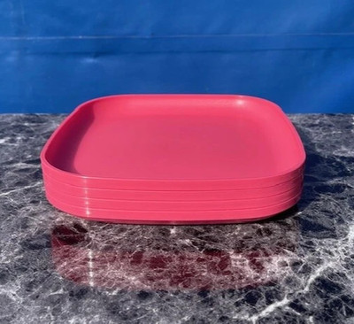 NEW Tupperware Luncheon Plates 8  Square Raised Sides PINK   GREAT FOR KIDS  