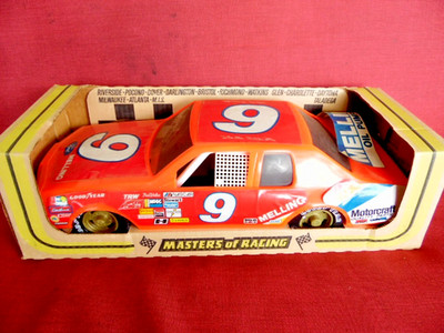 Vintage Ford Melling #9 Plastic Race Car Masters Of Racing #8202 USA