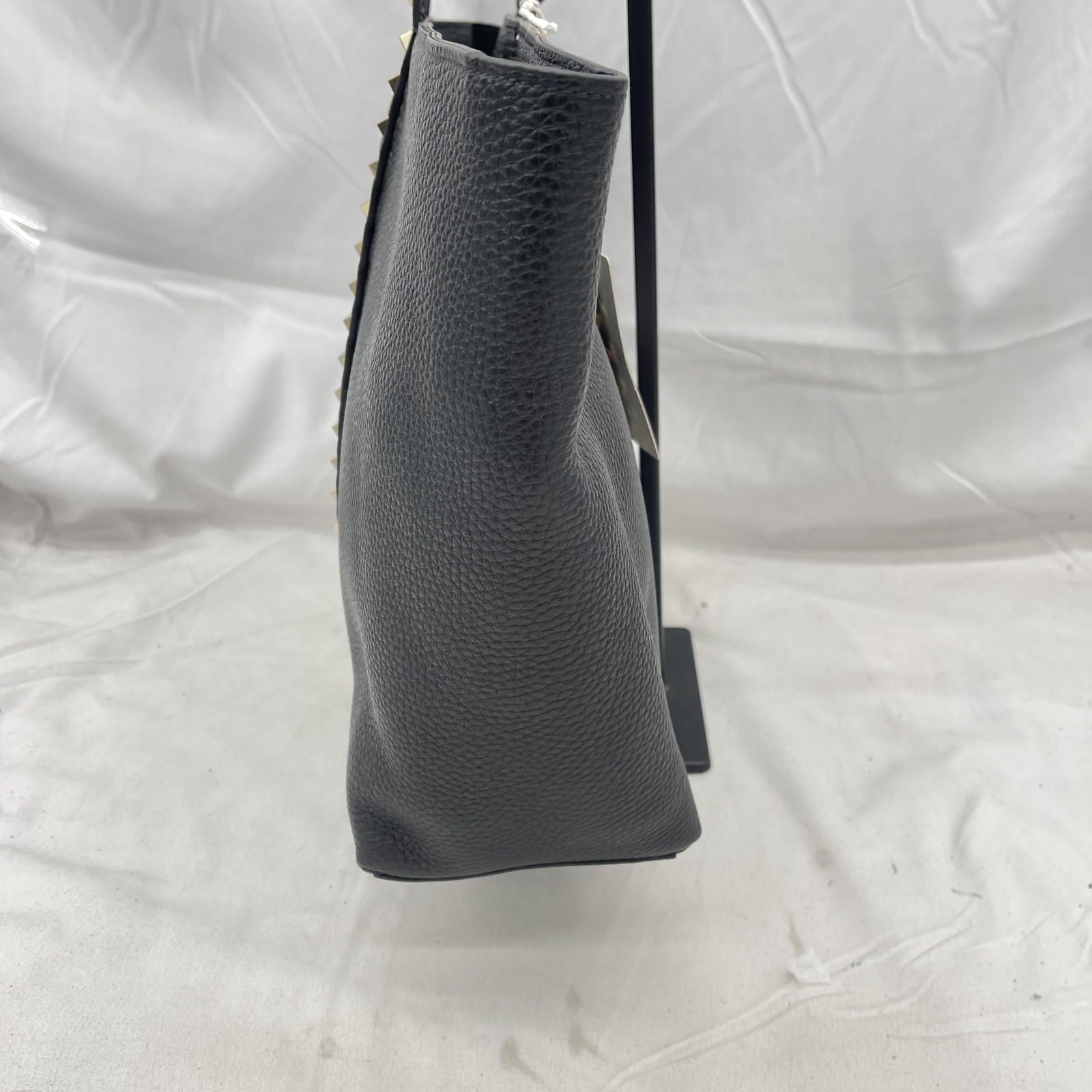 Valentino Garavani Rockstud Med Tote Shoulder Bag Pebble Leather Black Pre-Owned thumbnail 11