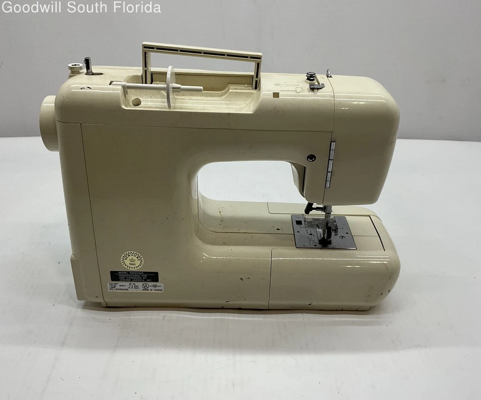 New Home NH2014LE Computerized Sewing Machine (Missing Power Cable & Pedal) - Image 4 of 4