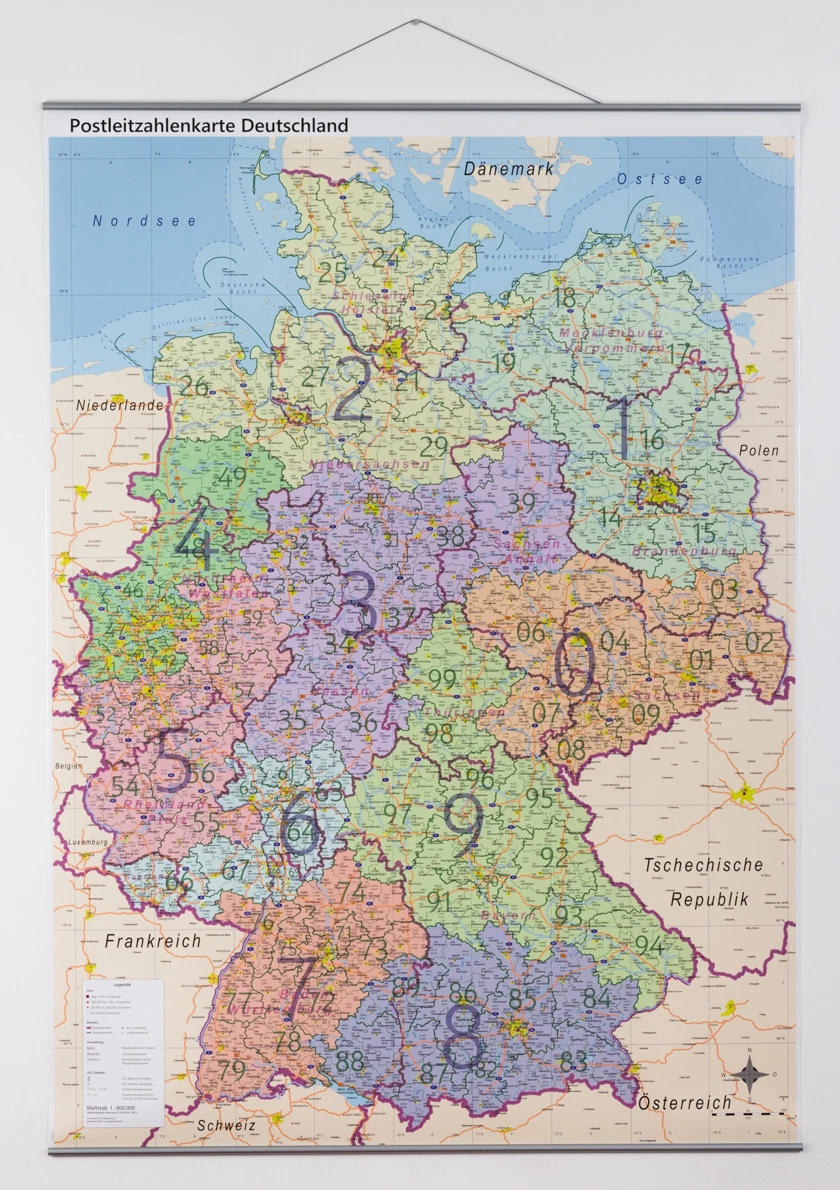 Postleitzahlenkarte PLZ Deutschland, Laminierung & Metallleisten, 84 x114 cm