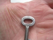 antique steamer trunk baggage luggage key eagle # 178 padlock lock hardware