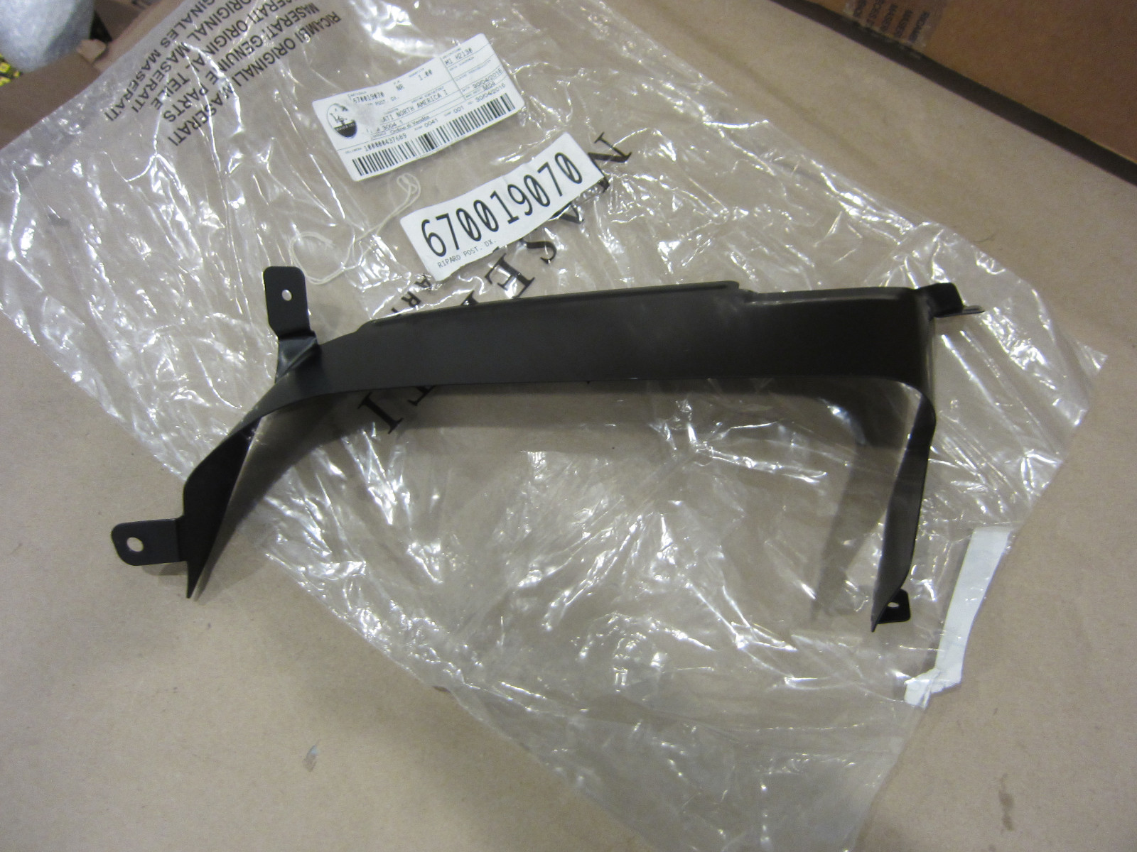 2013-2016 Maserati Quattroporte Rear Bumper Right RH Guard 