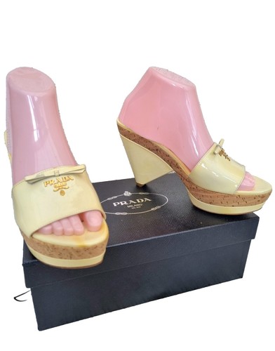 Sandalias de cuña Prada auténticas de plataforma amarilla pálida vintage talla Eur38 UK 4,5 - Imagen 6 de 15