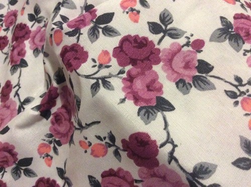 Vintage Retro Purple Burgundy Roses Garden Sheet Sheeting Fabric 300cm X 234cm - Picture 3 of 3