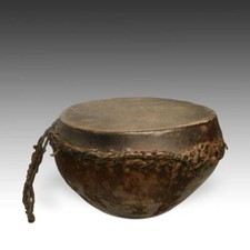 VINTAGE AFRYKAŃSKI PERKUSJA SKÓRA DREWNO MUZYKA INSTRUMENT PERKUSYJNY AFRYKA 20 W. 