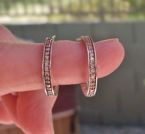Aktueller Artikel - David Yurman Pavé Diamant Creolen - DY Rückseiten, Etui & Stoff - Bild 4 von 12