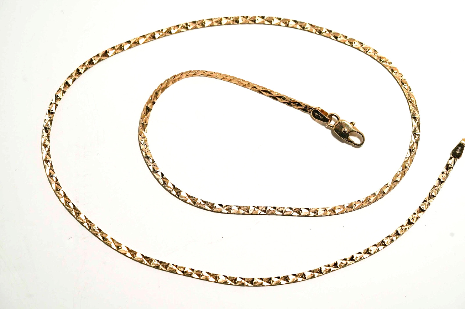 UnoAErre  Solid 14K Gold Triangle Herringbone Nec… - image 2