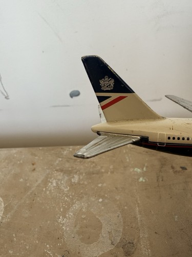 ERTL Diecast British Airways Boeing 737 Model – Landor Livery 1:400 - Picture 4 of 6