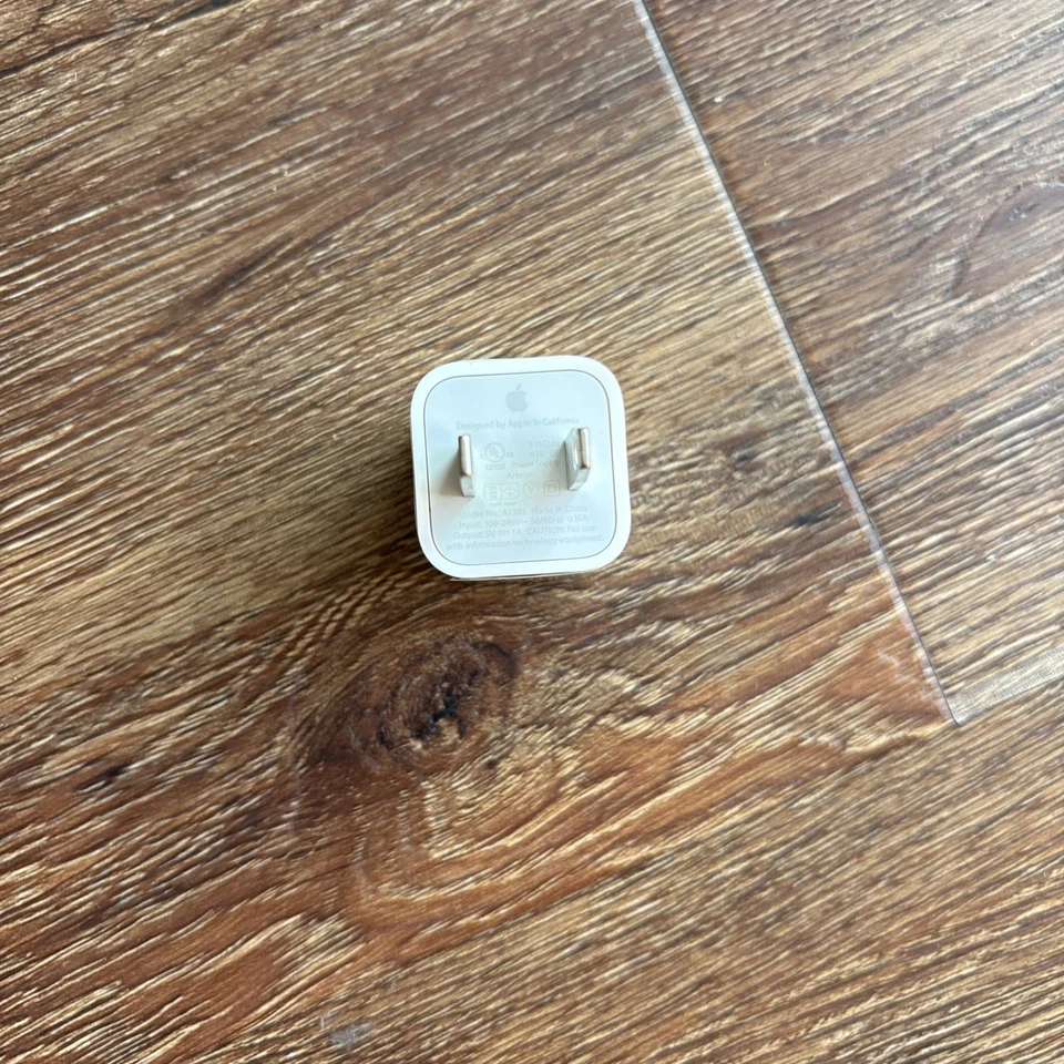 Apple A1385 5V USB Wall Charger Cube Power Adapter - White - Image 2 of 4