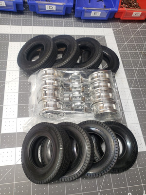 Tamiya King Grand Knight Hauler Globe Liner Rear Wheels Tires V Parts 1/14 Semi