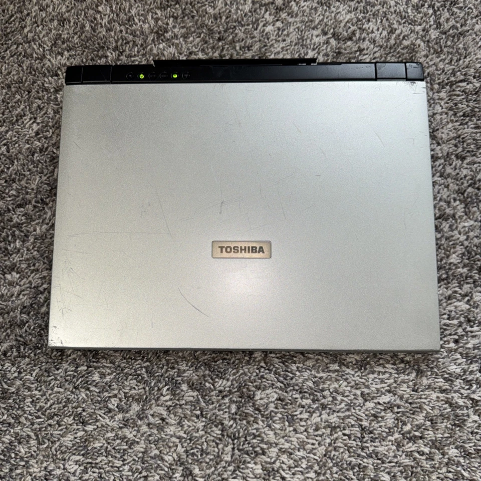 Notebook Toshiba Protege 2000 Vintage Win XP Pentium 3 750mhz 240mb Ram 20gb HD - Imagem 2 de 4