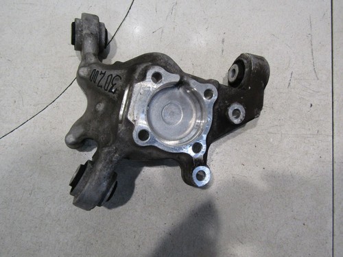 Mercedes W176 W246 C117 Radnabe Spindel hinten rechts Original A2460406 REF 30Z00