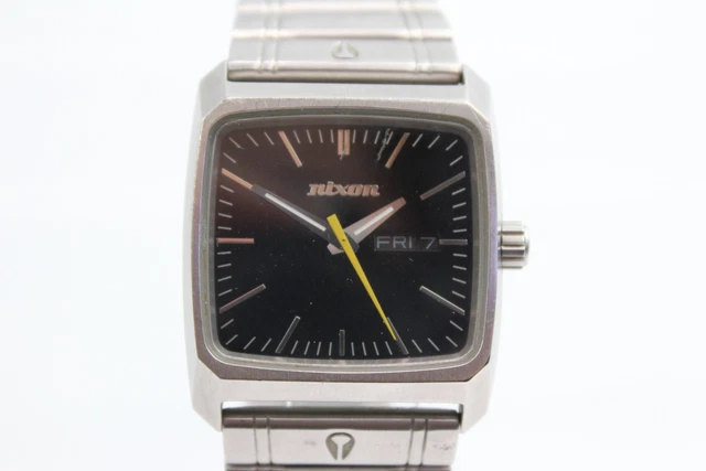 22 Nixon Cougar Bait TV Dial Watch Quartz Working