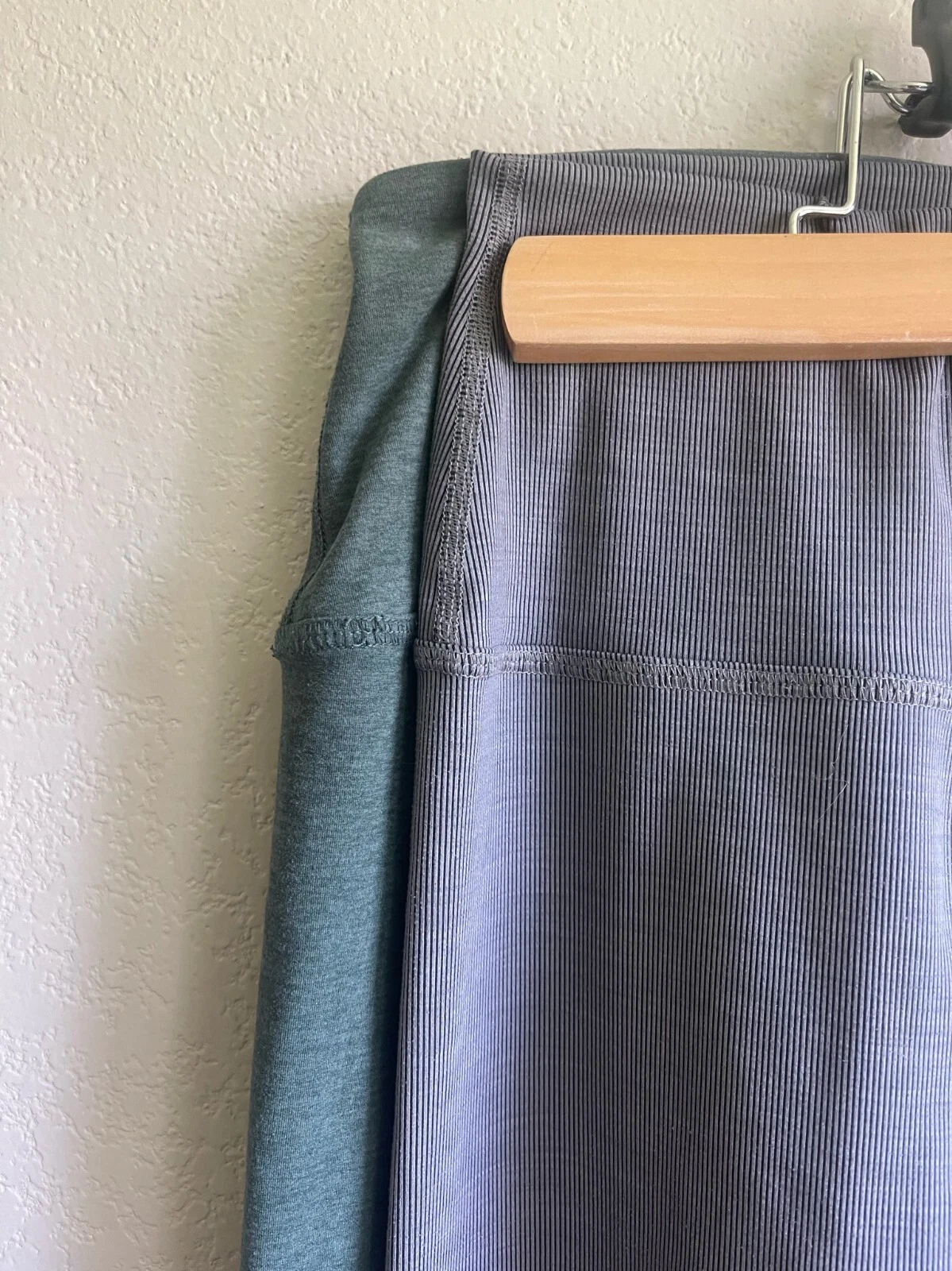 beyond-yoga midi high waisted lot 2 gray leggings