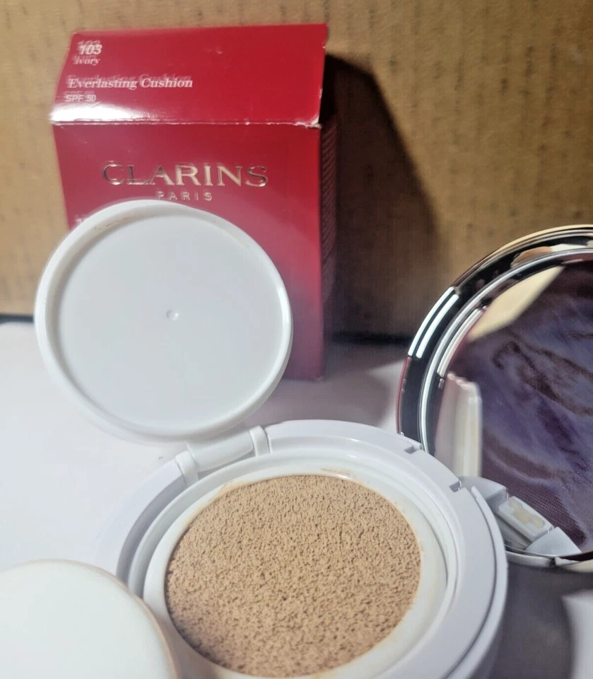 Base hidratante Clarins Everlasting Cushion FPS 50 103 MARFIL Foto 2 de 4