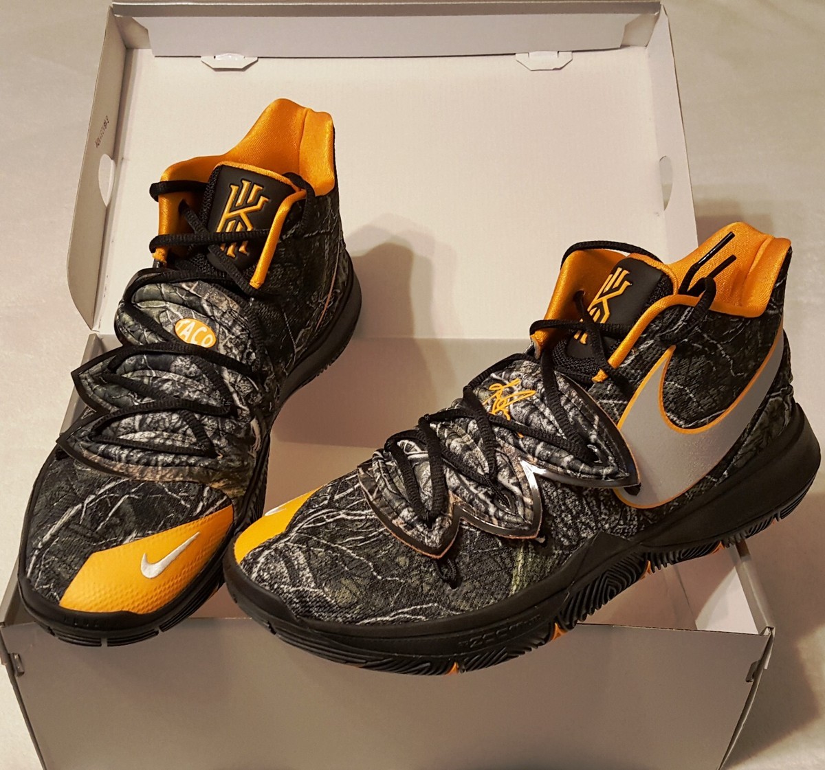 Nike Air Kyrie 5 Taco PE Size 12 Basketball Shoes 2018