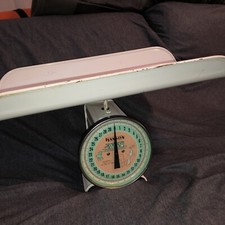 Vintage Hanson Brand  Nursery Baby Scale  Model 3025  Metal  1950's