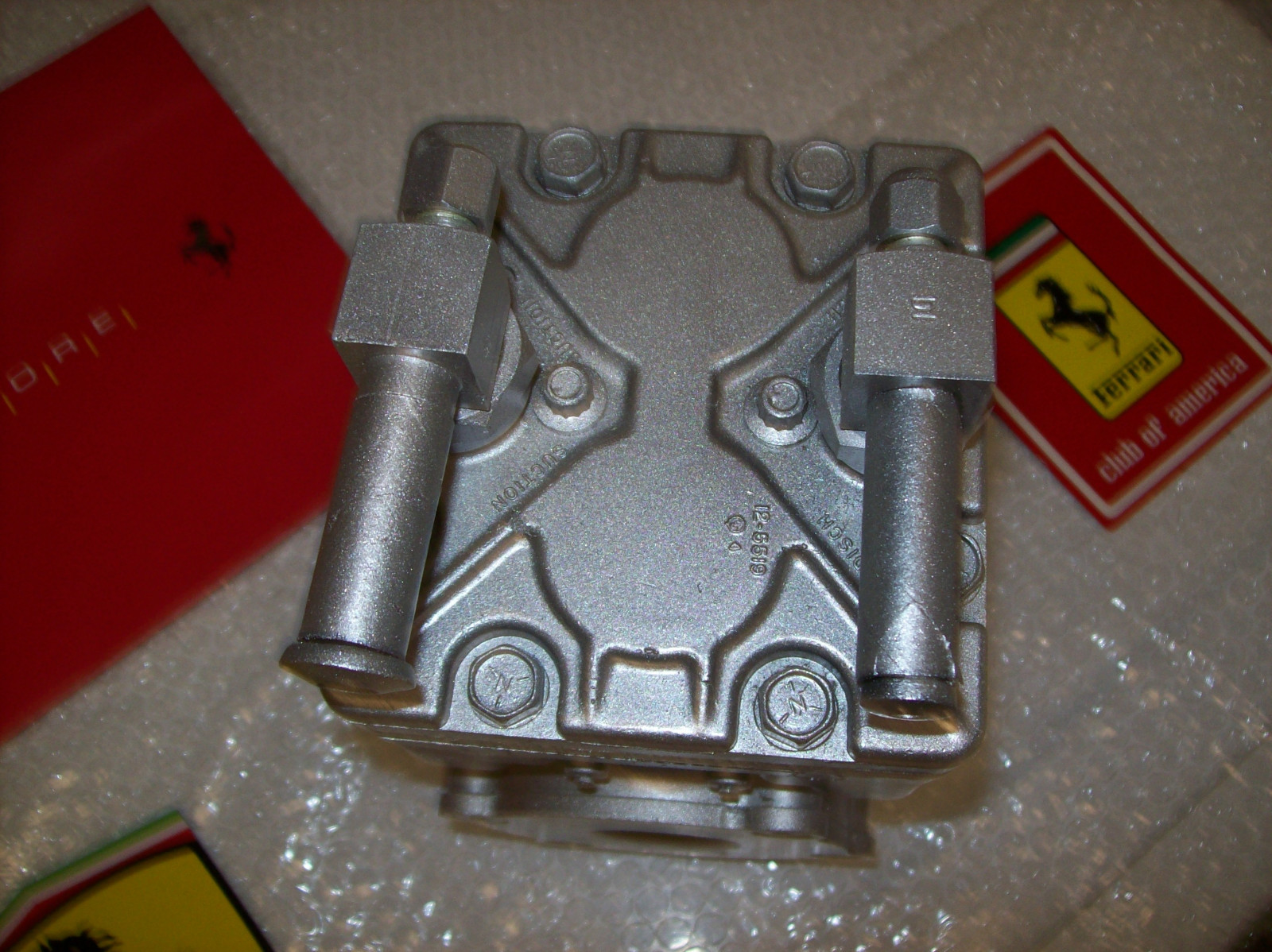 308Gts  - 328 Gts Ferrari A/C COMPRESSOR R.H. SUCTION LESS CLUTCH Oem Part.