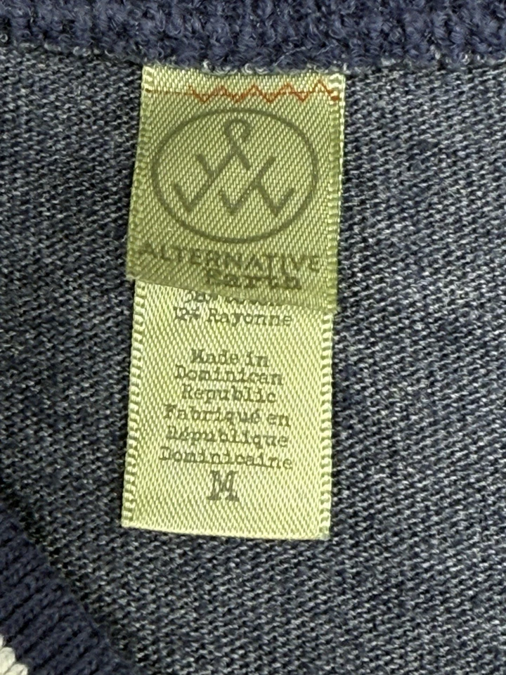 Pullover ligero Alternative Earth cuello en V azul ribete a rayas para mujer M’s Foto 2 de 4