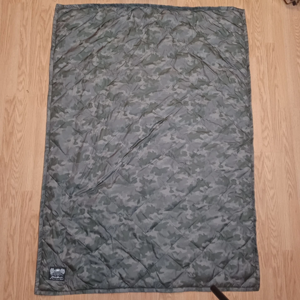 Manta acolchada Eddie Bauer plumón de ganso camuflaje tiro de estadio nailon polar 48x69" Foto 2 de 4