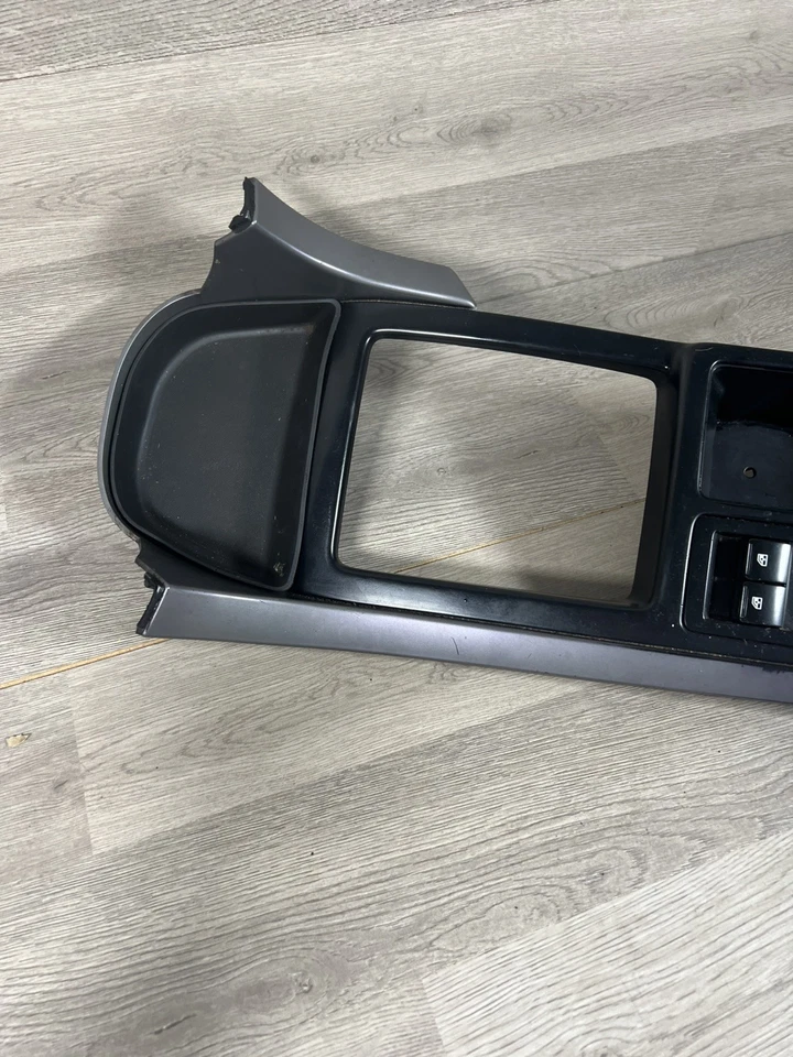 04 05 06 Pontiac GTO Consola Central CAMBIO BISEL PLACA DE AJUSTE USADO VER FOTOS Foto 2 de 4