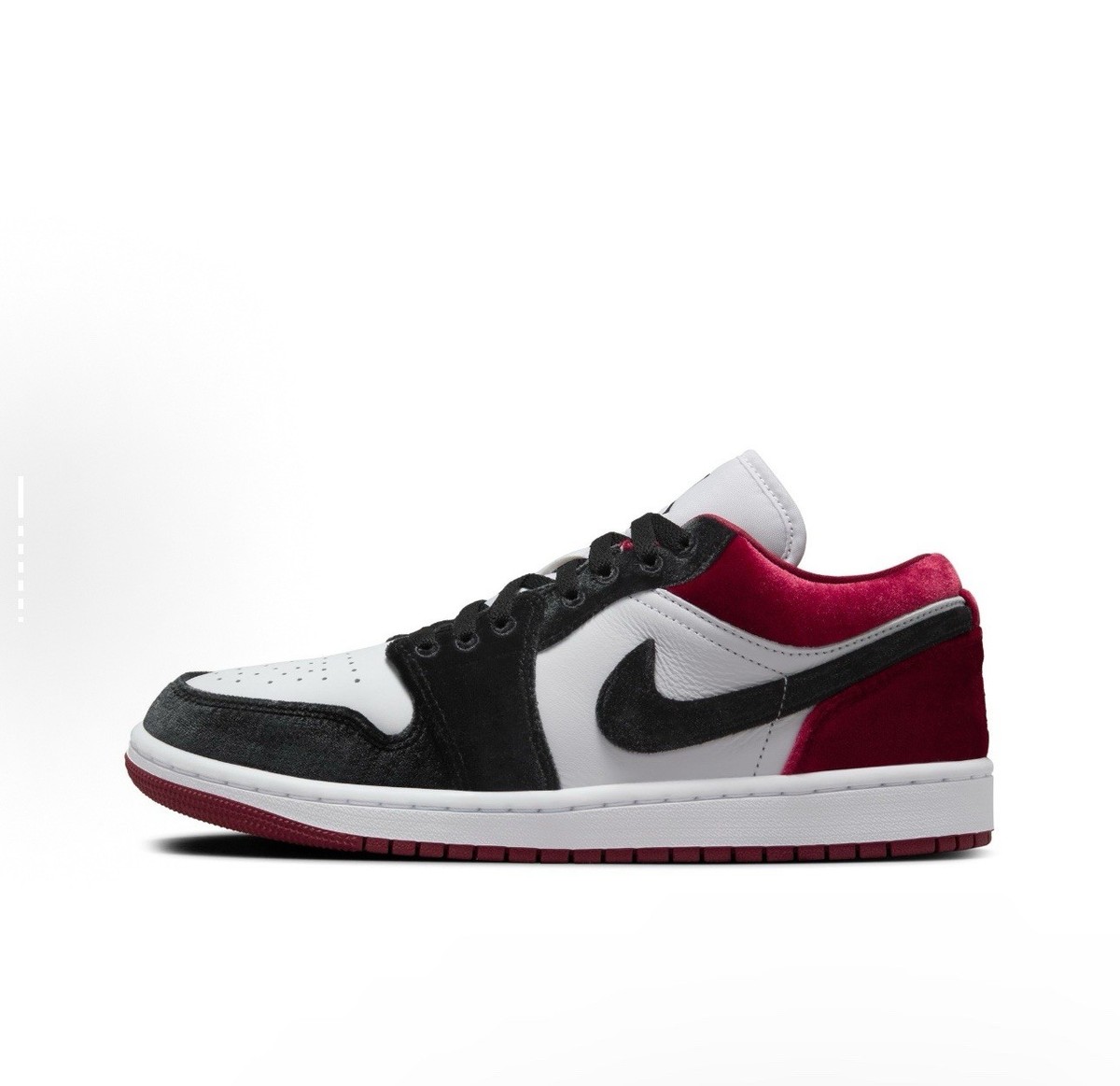 Air Jordan 1 Low SE WMNS Szs Black/Black-White-Team Red