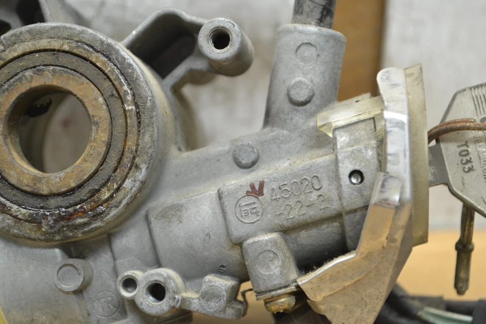 Interruptor de cilindro de bloqueo de encendido Toyota Celica 1985 con llave 45020222 48-10F6 Bx 6 Foto 2 de 4