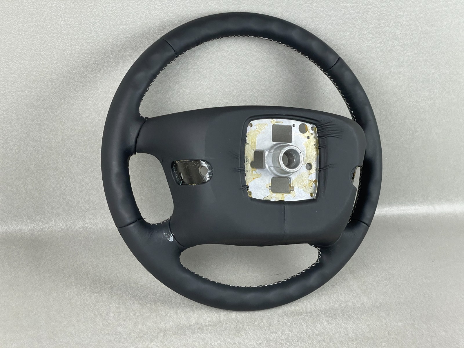 NEW! Never Used! Bentley Arnage Steering Wheel With White Stitching OEM