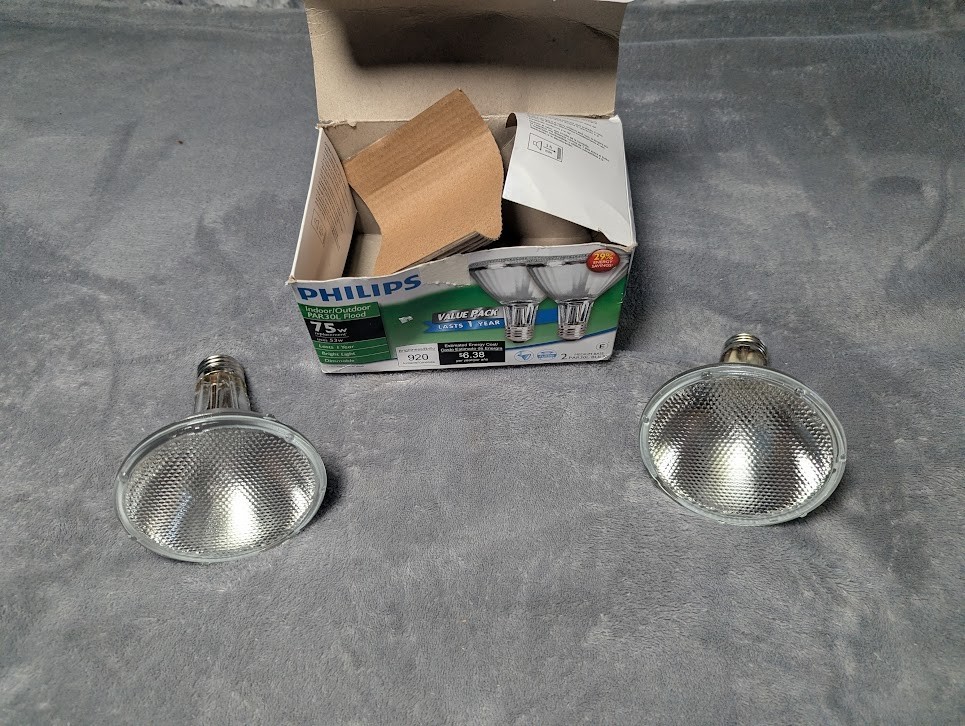 NEW Philips 75w PAR30L 2 white Dimmable Flood Light Indoor/O