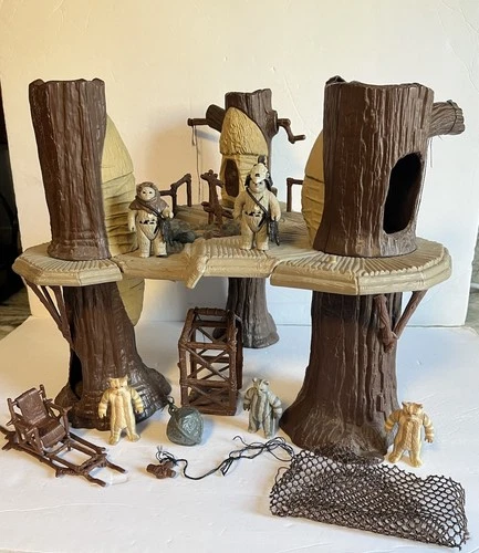 Vintage Kenner Star Wars ROTJ Ewok Village Playset 1983 Complete 5 Ewok Figures