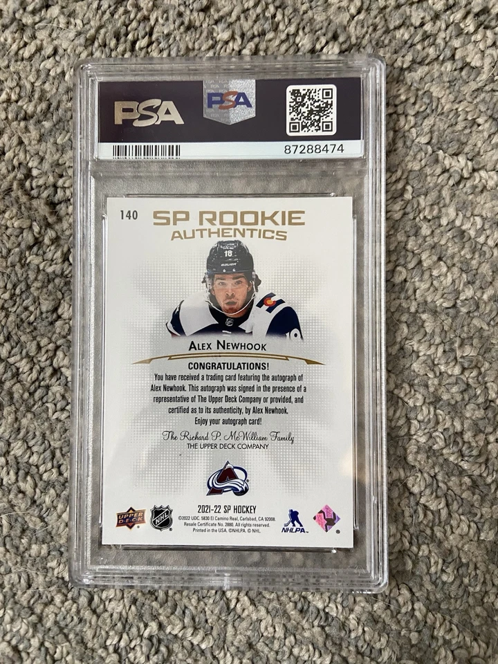 2021-22 UD SP Hockey Rookie Authentics Gold AUTO #140 Alex Newhook 22/25 PSA 10 - Image 2 of 2