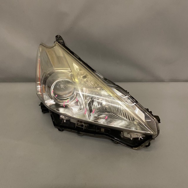 TOYOTA PRIUS V HEADLIGHT RIGHT PASSENGER SIDE 2012 2013 2014 HALOGEN