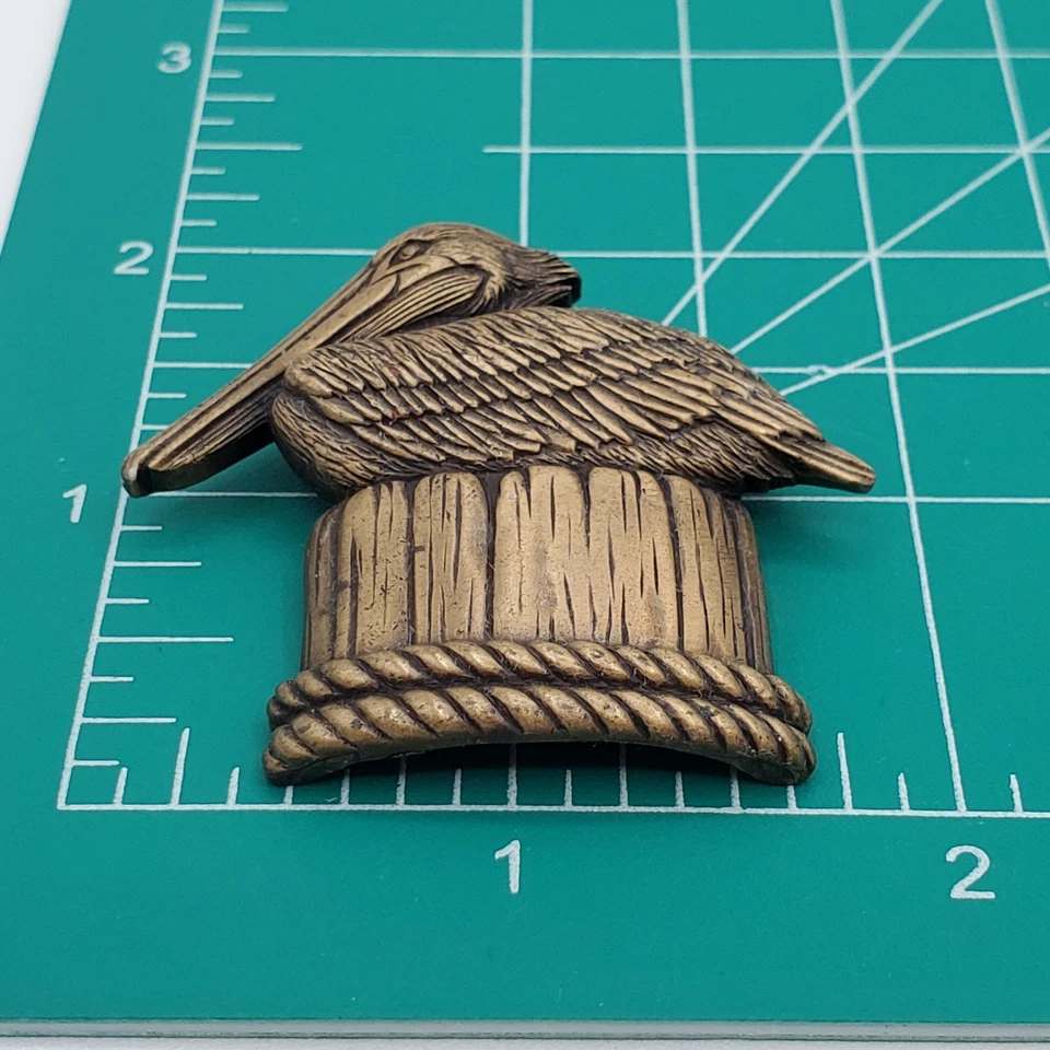 Broche JJ Artefacts 1,75 pulgadas Tono Latón Antiguo Pelican Pier Patrimonio Náutico De Colección Foto 4 de 4
