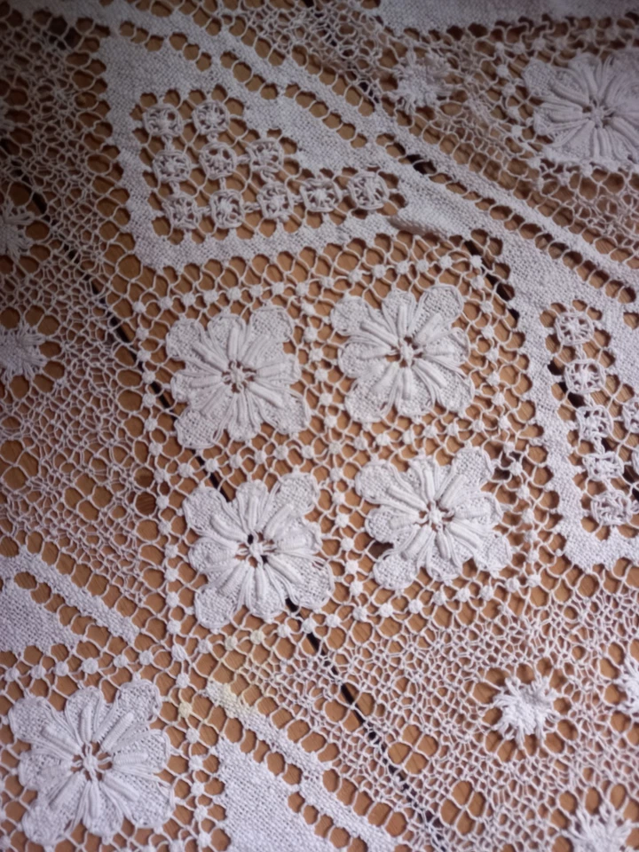  Traumhafte  geklöppelte Spitzentischdecke,  ca 190 x130 cm - Bild 4 von 4