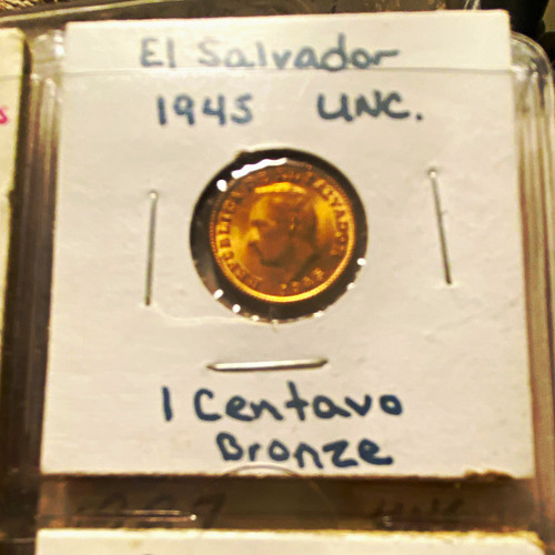 El Salvador 1945 1 Centavo Bronze Coin UNC in 2x2 Holder