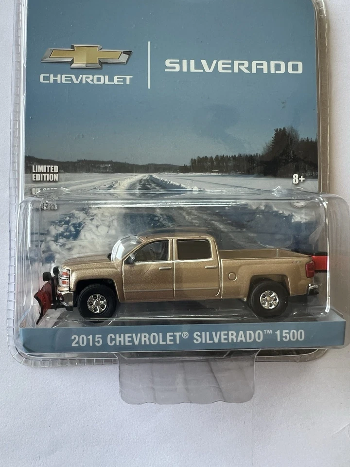 Greenlight 2015 Chevrolet Silverado 1500 Snow Plow & Salt Spreader 1:64 scale - Image 2 of 3