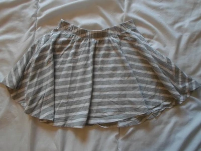 16 VETEMENTS FILLE 8/9 ANS PRINTEMPS ETE - Photo 1/4
