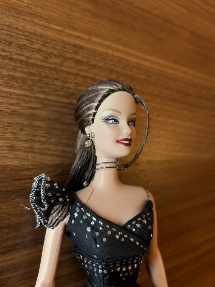 Muñeca Barbie Divina Hollywood Barbie Fan Club Exclusiva 2004 Morena B3426 Foto 3 de 4