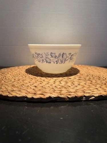 Vintage Pyrex 402 Blue Colonial Mist Mixing Bowl 1.5 Liter - Nesting Bowl