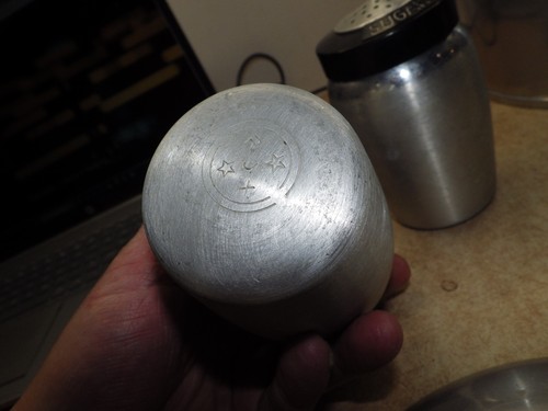 Vintage 1950’s MCM Kromex Spun Aluminum Metal Flour Sugar Shakers Black Bakelite - Picture 3 of 3