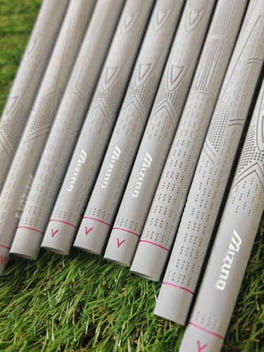 Set Of 13 Mizuno Baby Pink and Grey Golf Grips NEW Undersized Ladies FREE TAPE - Picture 2 of 4
