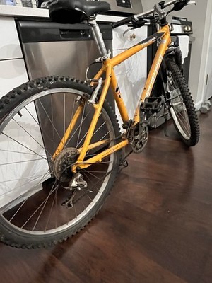 Specialized Hardrock FS 26in Mountain Bike Orange/Black Front