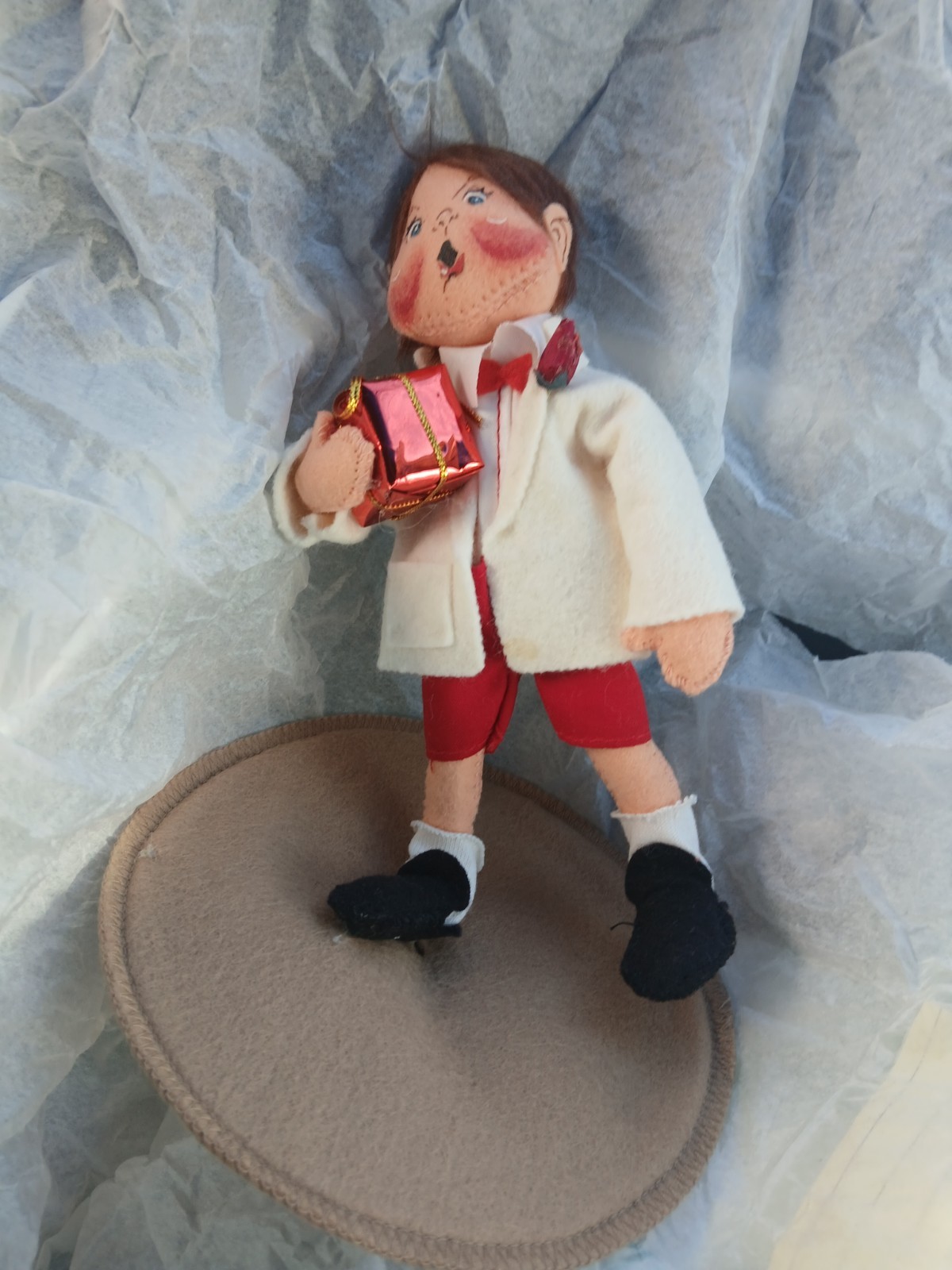 7" Annalee Doll Sweetheart Boy 1996 With Red Gift White Suit Red shorts ...