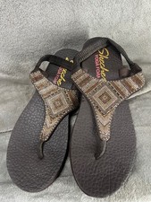 Women  s 9 Skechers Sandals Brown Gold Jeweled Meditation Sweet Rock Thong Yoga